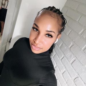 Meet your Posher, Cassandra